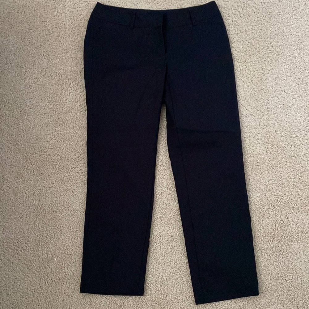 WHBM size 6 slim black ankle pants